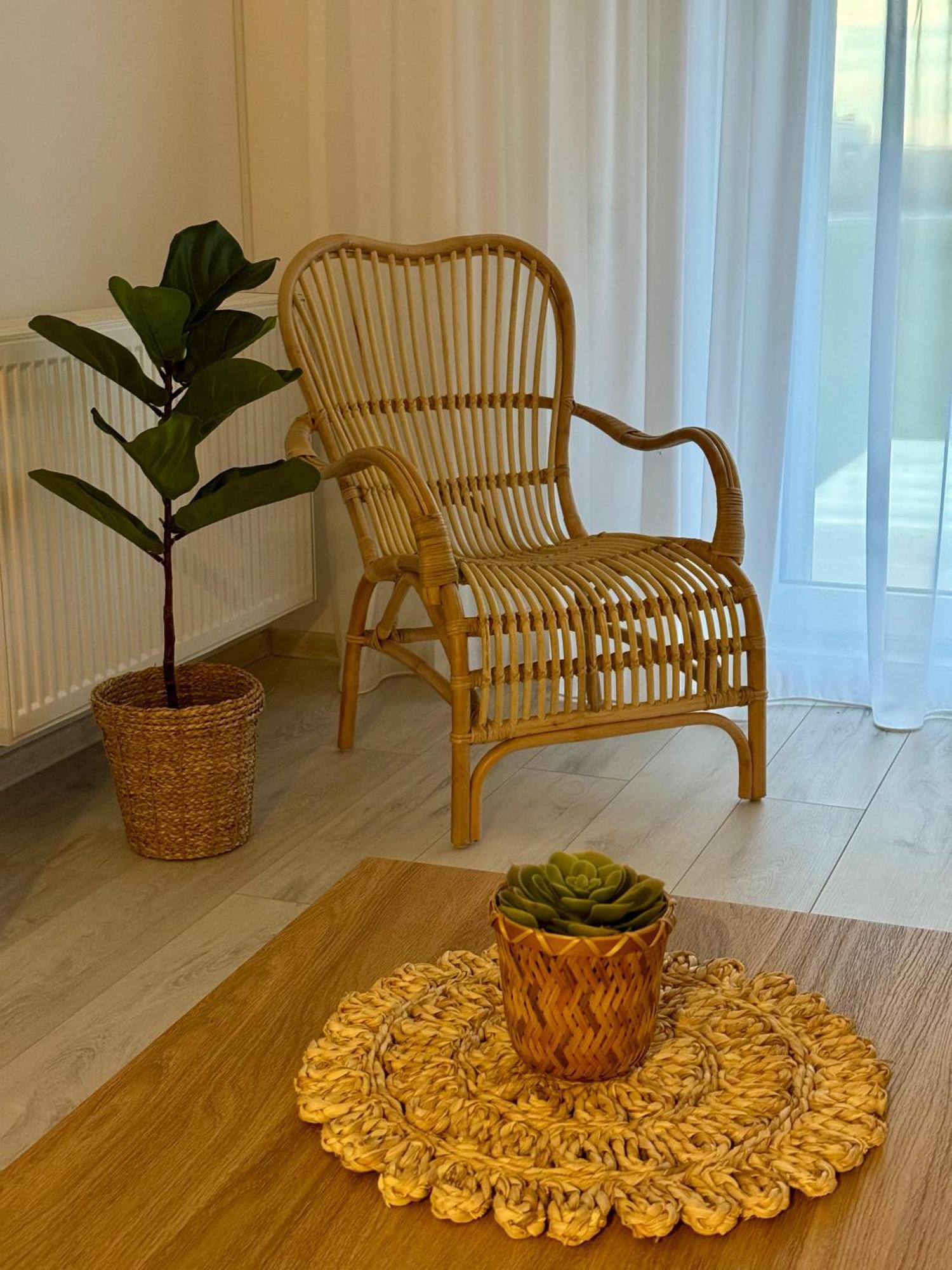 Libertatii Gardens Poolside Airport&Therme Отопени Екстериор снимка